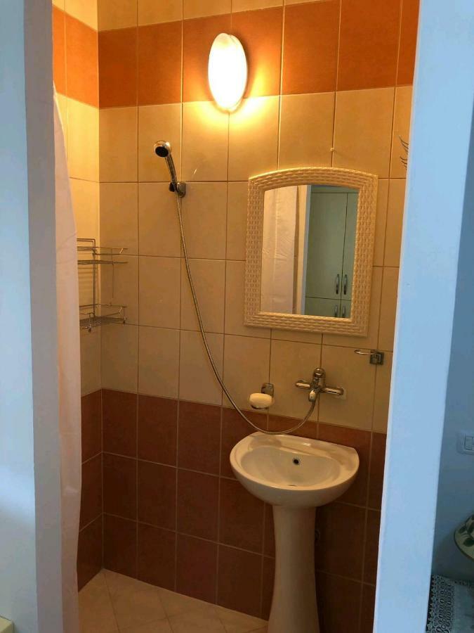 Aris Apartment Sarandë 外观 照片